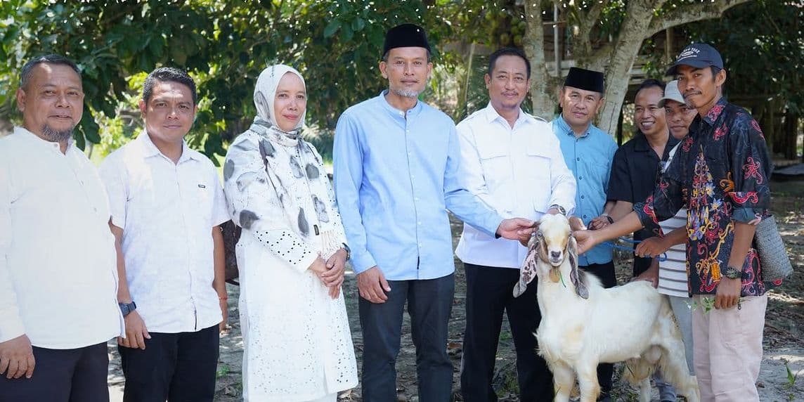Kelompok Ternak Terima Bantuan