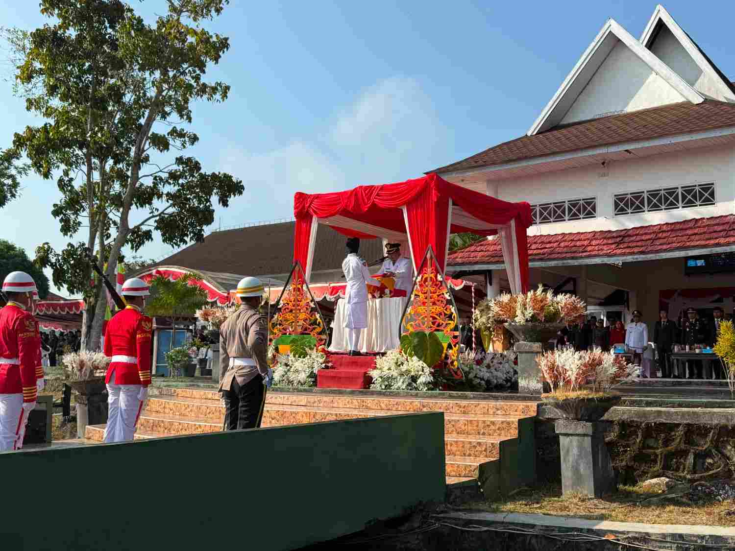 Bupati Sukamara Pimpin Langsung Upacara HUT ke-81 Kemerdekaan RI