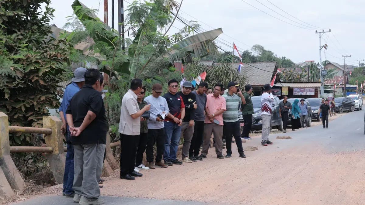 Bupati Tinjau Poros Jalan Bangun Jaya