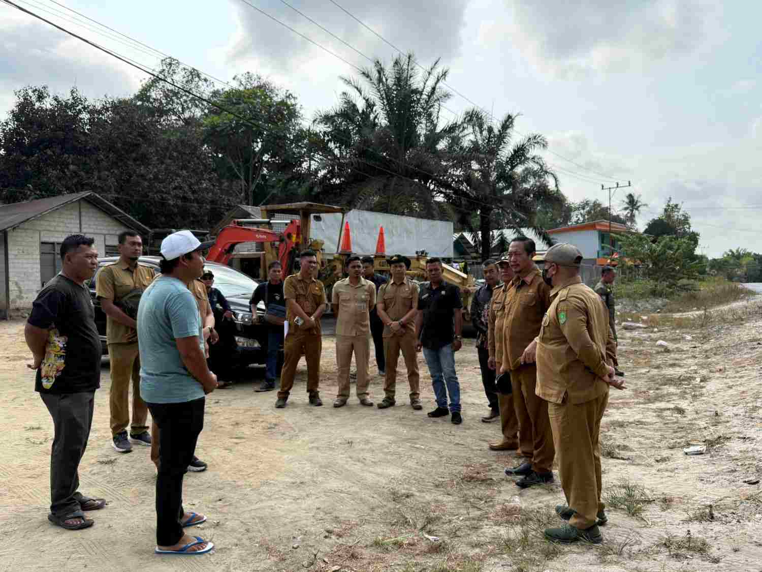 Masduki Tinjau Jalan Poros Kartamulya